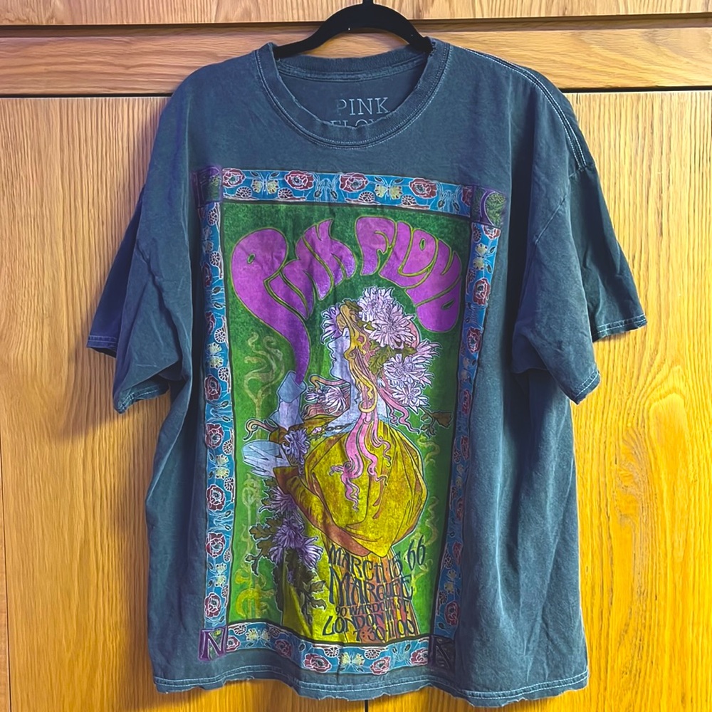 S/M OVERSIZED Urban Outfitters Pink Floyd T-Shirt